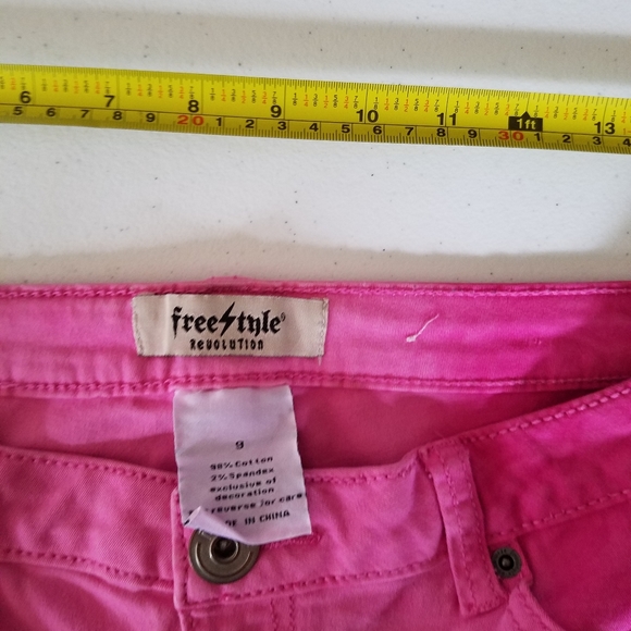 Shorts - Picture 4 of 4